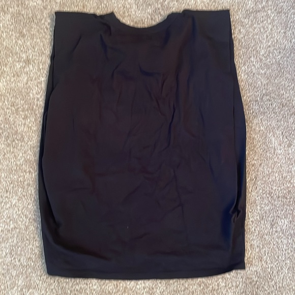 Frankie shop Eva padded tee in black - Picture 4 of 5